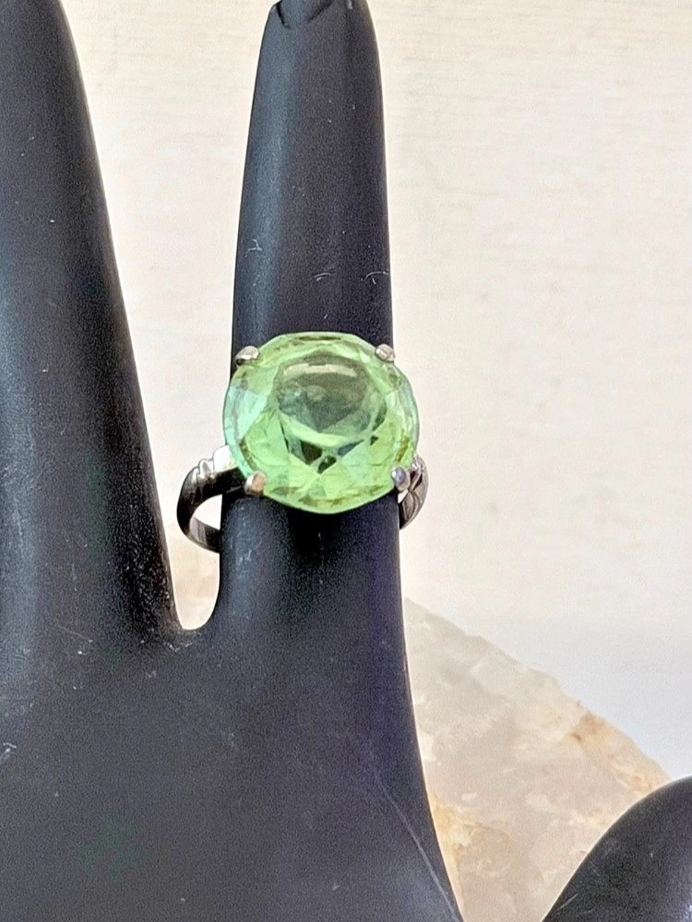 Vintage Minimalist Sterling Silver Mint Green Solitaire Statement Ring size 6